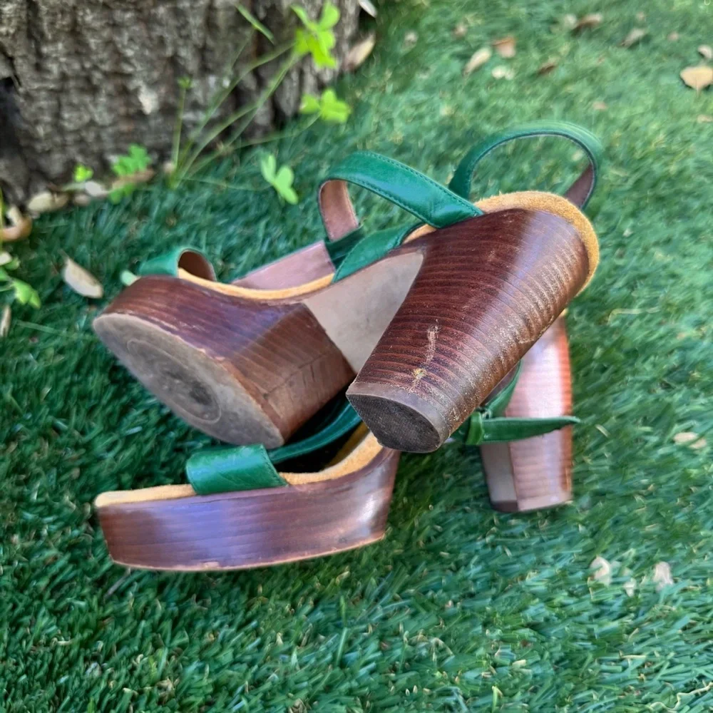 Biviel Green leather Platform heels